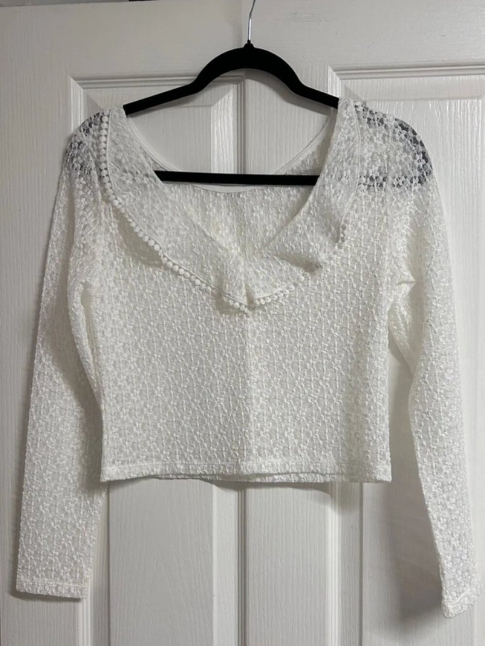 White Lace Ruffle V Neck Long Sleeve Crop Top Women